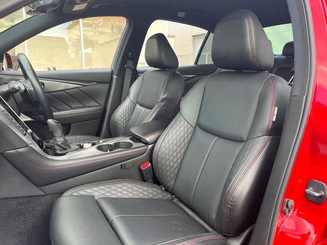 スカイライン 400R 405馬力 3.0L V6 ツインターボ 純正OPカーボンリヤスポイラー BOSEパフォーマンスシリーズサウンド アンビエントライト OPボディ色 禁煙車 黒革 シートヒーター 純正19インチAW(34枚目)