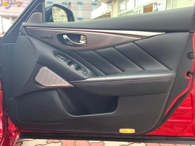 スカイライン 400R 405馬力 3.0L V6 ツインターボ 純正OPカーボンリヤスポイラー BOSEパフォーマンスシリーズサウンド アンビエントライト OPボディ色 禁煙車 黒革 シートヒーター 純正19インチAW(39枚目)