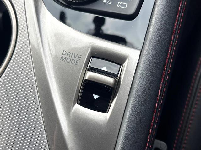 スカイライン 400R 405馬力 3.0L V6 ツインターボ 純正OPカーボンリヤスポイラー BOSEパフォーマンスシリーズサウンド アンビエントライト OPボディ色 禁煙車 黒革 シートヒーター 純正19インチAW(51枚目)