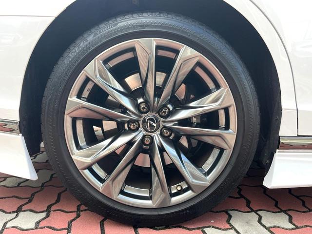 ＬＳ ＬＳ５００　Ｆスポーツ　ＴＲＤエアロ（Ｆ／Ｓ／Ｒ／リアスポ／ミラーカバー＆スポーツマフラー）　ツインターボ　４ＷＤ　禁煙車　赤革　シートベンチレーション　全席シートヒーター　全席パワーシート　純正２０インチＡＷ　ＥＴＣ（17枚目）