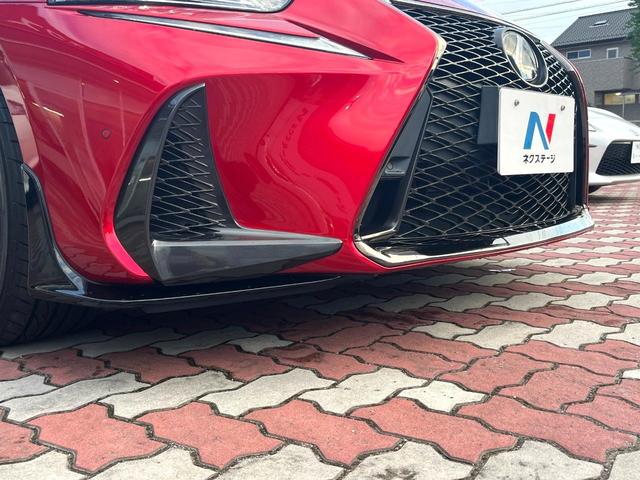 ＩＳ ＩＳ３００ｈブラックシークエンス　特別仕様　中期　ＴＲＤエアロ（Ｆ／Ｓ／Ｒ／リアスポ＆スポーツマフラー）　ＯＰボディ色　ムーンルーフ　フルＬＥＤヘッド　ＢＳＭ　ＲＣＴＡ　クリソナ　ステアリングヒーター　禁煙車　ツートン革　ＥＴＣ（3枚目）