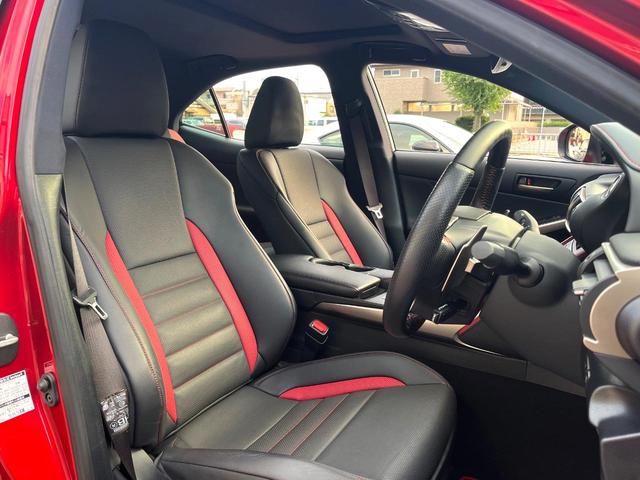 ＩＳ ＩＳ３００ｈブラックシークエンス　特別仕様　中期　ＴＲＤエアロ（Ｆ／Ｓ／Ｒ／リアスポ＆スポーツマフラー）　ＯＰボディ色　ムーンルーフ　フルＬＥＤヘッド　ＢＳＭ　ＲＣＴＡ　クリソナ　ステアリングヒーター　禁煙車　ツートン革　ＥＴＣ（9枚目）