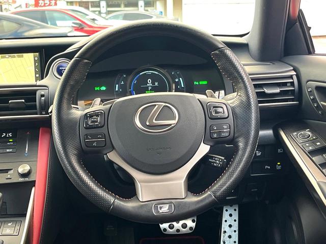 ＩＳ ＩＳ３００ｈブラックシークエンス　特別仕様　中期　ＴＲＤエアロ（Ｆ／Ｓ／Ｒ／リアスポ＆スポーツマフラー）　ＯＰボディ色　ムーンルーフ　フルＬＥＤヘッド　ＢＳＭ　ＲＣＴＡ　クリソナ　ステアリングヒーター　禁煙車　ツートン革　ＥＴＣ（12枚目）