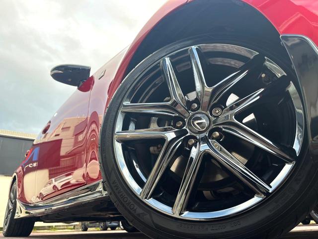 ＩＳ ＩＳ３００ｈブラックシークエンス　特別仕様　中期　ＴＲＤエアロ（Ｆ／Ｓ／Ｒ／リアスポ＆スポーツマフラー）　ＯＰボディ色　ムーンルーフ　フルＬＥＤヘッド　ＢＳＭ　ＲＣＴＡ　クリソナ　ステアリングヒーター　禁煙車　ツートン革　ＥＴＣ（13枚目）