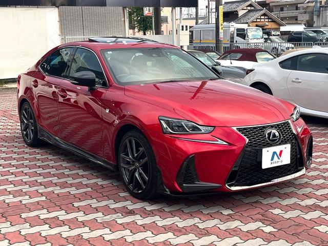 ＩＳ ＩＳ３００ｈブラックシークエンス　特別仕様　中期　ＴＲＤエアロ（Ｆ／Ｓ／Ｒ／リアスポ＆スポーツマフラー）　ＯＰボディ色　ムーンルーフ　フルＬＥＤヘッド　ＢＳＭ　ＲＣＴＡ　クリソナ　ステアリングヒーター　禁煙車　ツートン革　ＥＴＣ（16枚目）
