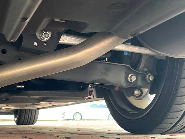 ＩＳ ＩＳ３００ｈブラックシークエンス　特別仕様　中期　ＴＲＤエアロ（Ｆ／Ｓ／Ｒ／リアスポ＆スポーツマフラー）　ＯＰボディ色　ムーンルーフ　フルＬＥＤヘッド　ＢＳＭ　ＲＣＴＡ　クリソナ　ステアリングヒーター　禁煙車　ツートン革　ＥＴＣ（26枚目）