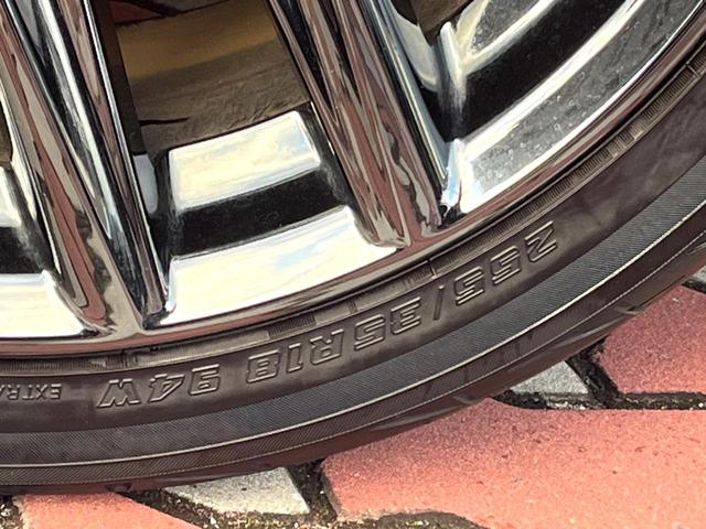 ＩＳ ＩＳ３００ｈブラックシークエンス　特別仕様　中期　ＴＲＤエアロ（Ｆ／Ｓ／Ｒ／リアスポ＆スポーツマフラー）　ＯＰボディ色　ムーンルーフ　フルＬＥＤヘッド　ＢＳＭ　ＲＣＴＡ　クリソナ　ステアリングヒーター　禁煙車　ツートン革　ＥＴＣ（28枚目）