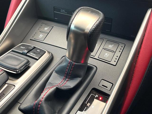 ＩＳ ＩＳ３００ｈブラックシークエンス　特別仕様　中期　ＴＲＤエアロ（Ｆ／Ｓ／Ｒ／リアスポ＆スポーツマフラー）　ＯＰボディ色　ムーンルーフ　フルＬＥＤヘッド　ＢＳＭ　ＲＣＴＡ　クリソナ　ステアリングヒーター　禁煙車　ツートン革　ＥＴＣ（55枚目）