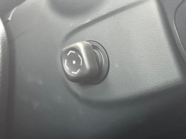 ＩＳ ＩＳ３００ｈブラックシークエンス　特別仕様　中期　ＴＲＤエアロ（Ｆ／Ｓ／Ｒ／リアスポ＆スポーツマフラー）　ＯＰボディ色　ムーンルーフ　フルＬＥＤヘッド　ＢＳＭ　ＲＣＴＡ　クリソナ　ステアリングヒーター　禁煙車　ツートン革　ＥＴＣ（57枚目）