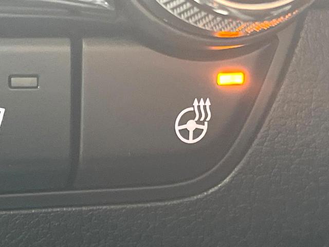 MAZDA3セダン 20Sプロアクティブ ツーリングセレクション 360度ビュー 禁煙車 クルージングトラフィックサポート パワーシート シートヒーター 8.8インチマツダコネクトナビ スマートブレーキ 革巻きステアリング ステアリングヒーター ブラッククロスシート(6枚目)