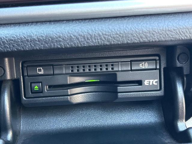 クラウンハイブリッド ロイヤルサルーン　禁煙車　純正ＨＤＤナビ　バックカメラ　クルーズコントロール　クリアランスソナー　シートヒーター　パワーシート　純正革巻ステアリング　ＨＩＤヘッドライト　純正１６インチアルミホイール　ＥＴＣ（42枚目）