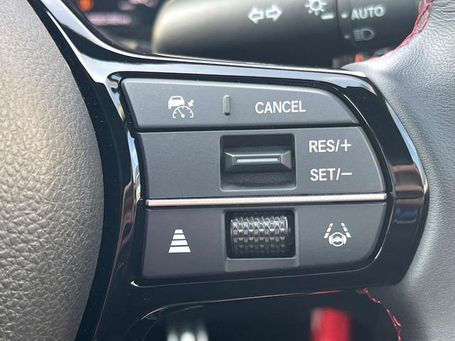 シビック ＲＳ　６ＭＴ　ホンダセンシング　フルＬＥＤヘッドライト　１８インチＲＡＹＳアルミ　９インチＢＯＳＥプレミアムサウンド付ホンダコネクト　アップルカープレイ対応　レーダークルコン　ワンオーナー　禁煙車（8枚目）