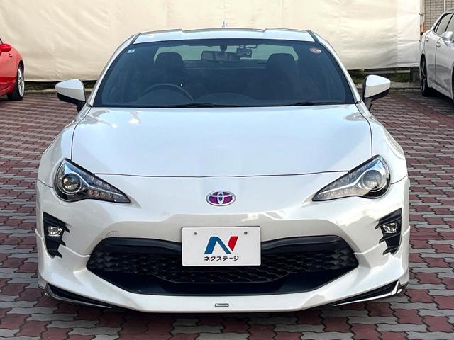 ８６ ＧＴ　後期　６ＭＴ　モデリスタエアロ（Ｆ／Ｓ／Ｒ／リアスポ）　禁煙車　クルコン　バックカメラ　ＬＥＤヘッド　革巻きステアリング　オートエアコン　１８インチＡＷ　アルミペダル　スマートキー　ＥＴＣ（14枚目）