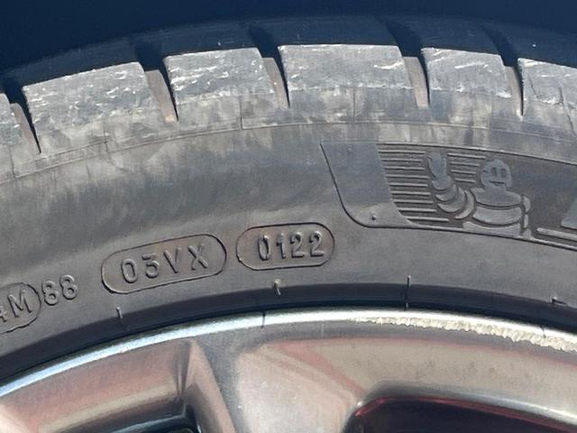 ＳＣ ＳＣ４３０　純正１８インチアルミ　赤革シート　マークレビンソンサウンド付純正ＨＤＤナビ　バックカメラ　ＨＩＤヘッドライト　シートヒーター　クルーズコントロール　Ｖ８　４．３リッター　ＥＴＣ　禁煙車（41枚目）