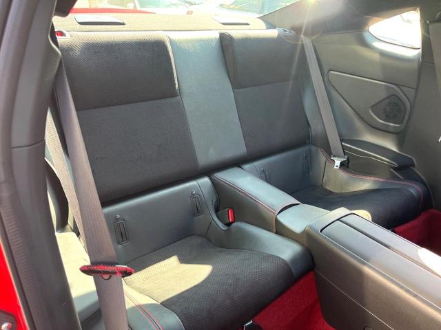 GR86 RZ 禁煙車 6MT GRトランクスポイラー シートヒーター 純正18インチAW BSM クルコン ハーフレザー LEDヘッド 革巻きステアリング オートエアコン スマートキー アルミペダル ETC(9枚目)