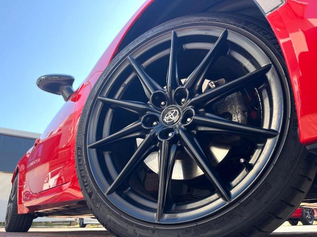 GR86 RZ 禁煙車 6MT GRトランクスポイラー シートヒーター 純正18インチAW BSM クルコン ハーフレザー LEDヘッド 革巻きステアリング オートエアコン スマートキー アルミペダル ETC(13枚目)