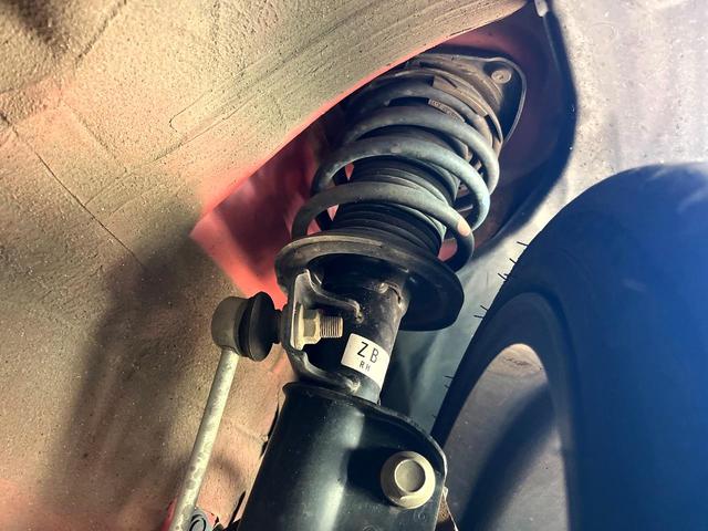 GR86 RZ 禁煙車 6MT GRトランクスポイラー シートヒーター 純正18インチAW BSM クルコン ハーフレザー LEDヘッド 革巻きステアリング オートエアコン スマートキー アルミペダル ETC(20枚目)