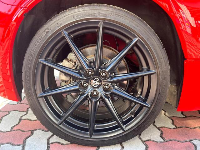 GR86 RZ 禁煙車 6MT GRトランクスポイラー シートヒーター 純正18インチAW BSM クルコン ハーフレザー LEDヘッド 革巻きステアリング オートエアコン スマートキー アルミペダル ETC(28枚目)