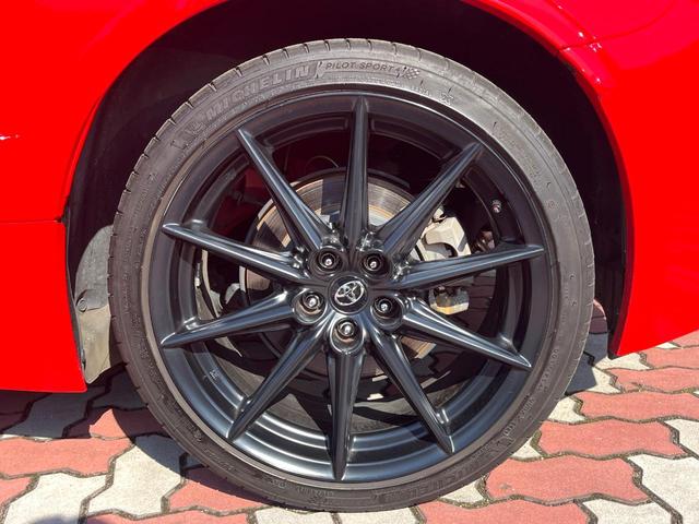 GR86 RZ 禁煙車 6MT GRトランクスポイラー シートヒーター 純正18インチAW BSM クルコン ハーフレザー LEDヘッド 革巻きステアリング オートエアコン スマートキー アルミペダル ETC(29枚目)