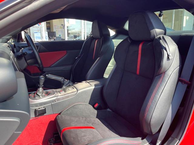 GR86 RZ 禁煙車 6MT GRトランクスポイラー シートヒーター 純正18インチAW BSM クルコン ハーフレザー LEDヘッド 革巻きステアリング オートエアコン スマートキー アルミペダル ETC(32枚目)