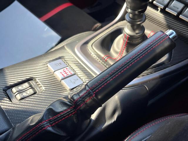 GR86 RZ 禁煙車 6MT GRトランクスポイラー シートヒーター 純正18インチAW BSM クルコン ハーフレザー LEDヘッド 革巻きステアリング オートエアコン スマートキー アルミペダル ETC(41枚目)