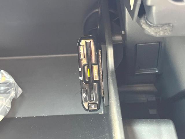 GR86 RZ 禁煙車 6MT GRトランクスポイラー シートヒーター 純正18インチAW BSM クルコン ハーフレザー LEDヘッド 革巻きステアリング オートエアコン スマートキー アルミペダル ETC(43枚目)