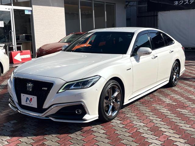 クラウンハイブリッド ＲＳアドバンス　ＴＲＤエアロ（Ｆ／Ｒ）　パノラミックビュー　駐車支援　禁煙車　ＢＳＭ　ＲＣＴＡ　カラーＨＵＤ　ハーフレザー　シートヒーター　シートメモリ　３眼ＬＥＤヘッド　純正１８インチＡＷ　メーカーナビ　ＥＴＣ（3枚目）