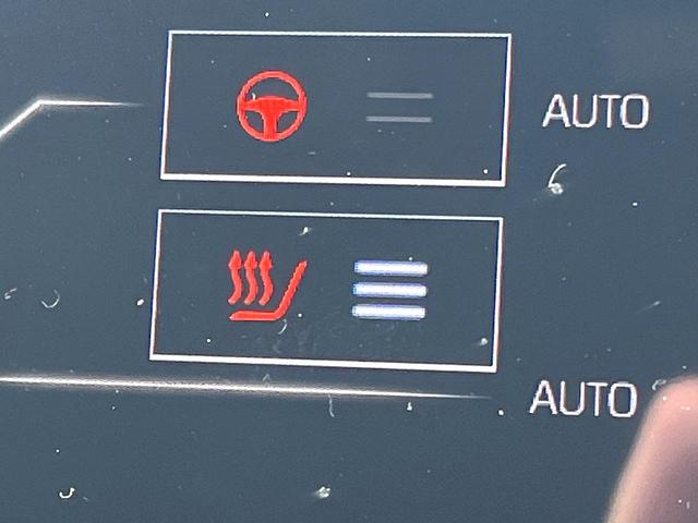 クラウンハイブリッド ＲＳアドバンス　ＴＲＤエアロ（Ｆ／Ｒ）　パノラミックビュー　駐車支援　禁煙車　ＢＳＭ　ＲＣＴＡ　カラーＨＵＤ　ハーフレザー　シートヒーター　シートメモリ　３眼ＬＥＤヘッド　純正１８インチＡＷ　メーカーナビ　ＥＴＣ（6枚目）