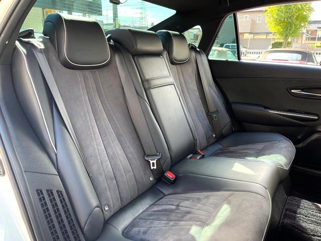 クラウンハイブリッド ＲＳアドバンス　ＴＲＤエアロ（Ｆ／Ｒ）　パノラミックビュー　駐車支援　禁煙車　ＢＳＭ　ＲＣＴＡ　カラーＨＵＤ　ハーフレザー　シートヒーター　シートメモリ　３眼ＬＥＤヘッド　純正１８インチＡＷ　メーカーナビ　ＥＴＣ（9枚目）