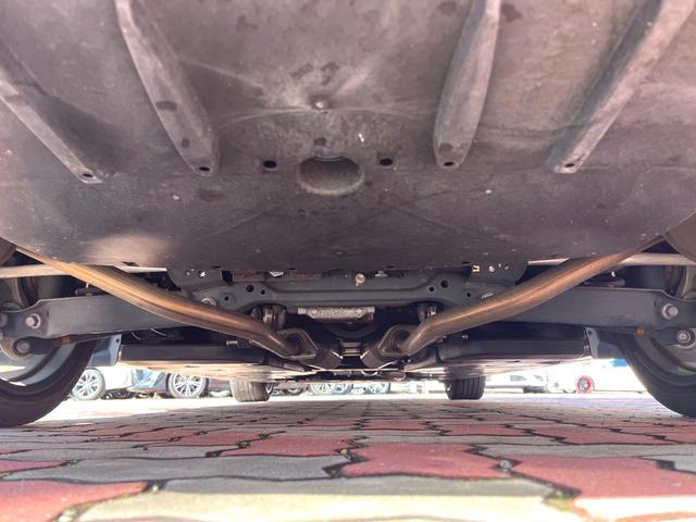 クラウンハイブリッド ＲＳアドバンス　ＴＲＤエアロ（Ｆ／Ｒ）　パノラミックビュー　駐車支援　禁煙車　ＢＳＭ　ＲＣＴＡ　カラーＨＵＤ　ハーフレザー　シートヒーター　シートメモリ　３眼ＬＥＤヘッド　純正１８インチＡＷ　メーカーナビ　ＥＴＣ（19枚目）