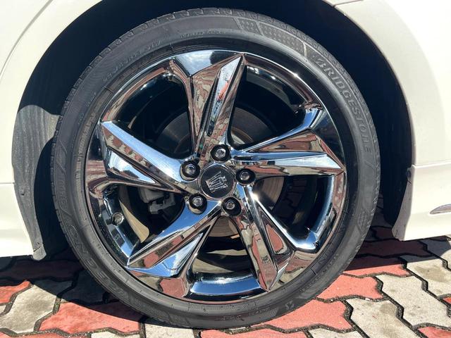 クラウンハイブリッド ＲＳアドバンス　ＴＲＤエアロ（Ｆ／Ｒ）　パノラミックビュー　駐車支援　禁煙車　ＢＳＭ　ＲＣＴＡ　カラーＨＵＤ　ハーフレザー　シートヒーター　シートメモリ　３眼ＬＥＤヘッド　純正１８インチＡＷ　メーカーナビ　ＥＴＣ（28枚目）