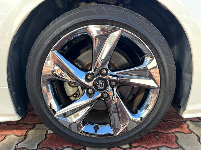 クラウンハイブリッド ＲＳアドバンス　ＴＲＤエアロ（Ｆ／Ｒ）　パノラミックビュー　駐車支援　禁煙車　ＢＳＭ　ＲＣＴＡ　カラーＨＵＤ　ハーフレザー　シートヒーター　シートメモリ　３眼ＬＥＤヘッド　純正１８インチＡＷ　メーカーナビ　ＥＴＣ（29枚目）