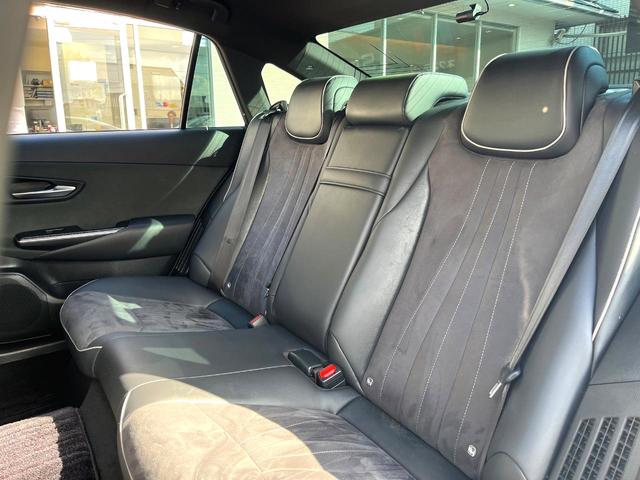 クラウンハイブリッド ＲＳアドバンス　ＴＲＤエアロ（Ｆ／Ｒ）　パノラミックビュー　駐車支援　禁煙車　ＢＳＭ　ＲＣＴＡ　カラーＨＵＤ　ハーフレザー　シートヒーター　シートメモリ　３眼ＬＥＤヘッド　純正１８インチＡＷ　メーカーナビ　ＥＴＣ（33枚目）