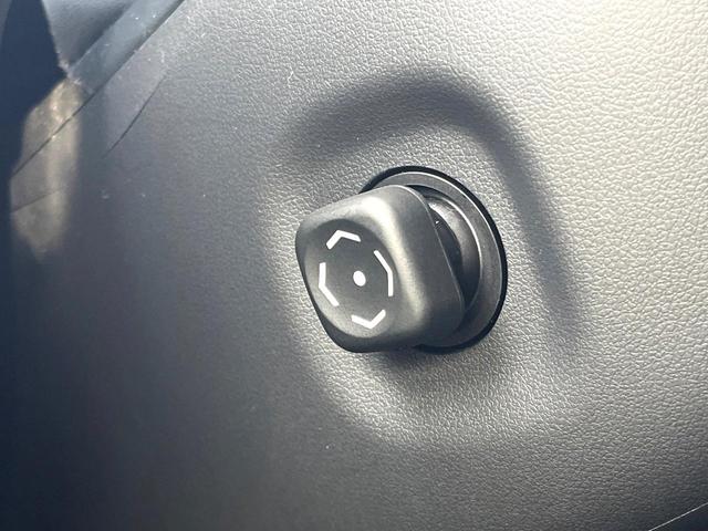 クラウンハイブリッド ＲＳアドバンス　ＴＲＤエアロ（Ｆ／Ｒ）　パノラミックビュー　駐車支援　禁煙車　ＢＳＭ　ＲＣＴＡ　カラーＨＵＤ　ハーフレザー　シートヒーター　シートメモリ　３眼ＬＥＤヘッド　純正１８インチＡＷ　メーカーナビ　ＥＴＣ（45枚目）