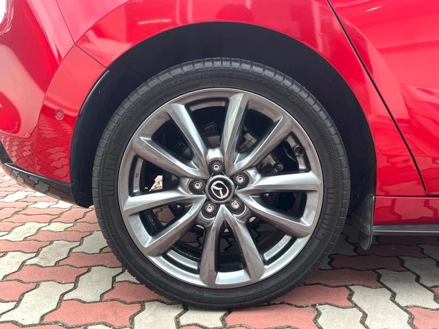 MAZDA3ファストバック 20Sプロアクティブ ツーリングセレクション 純正エアロ オートエグゼリアスポイラー 360°セーフティパッケージ マツダコネクトナビ パワーシート シートヒーター ハンドルヒーター スマートブレーキサポート クルージングトラフィックサポート(28枚目)