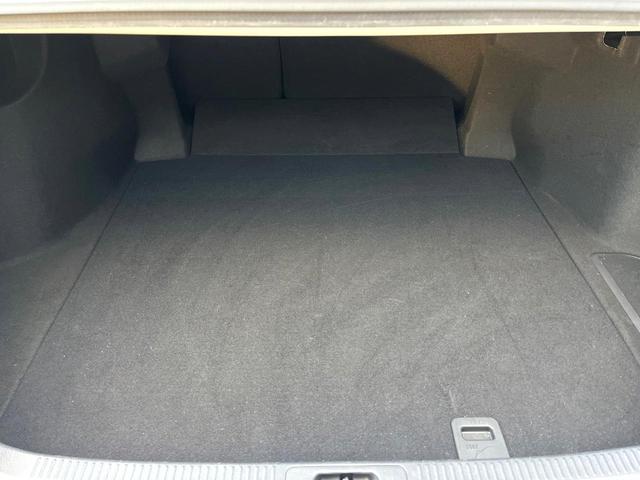 カムリ ＷＳ　ＴＲＤエアロ（Ｆ／Ｓ／Ｒ／リアスポ／フロントバンパーガーニッシュ＆ドレスアップマフラー）　ツートンカラー　パノラマムーンルーフ　ＯＰ１８インチＡＷ　禁煙車　純正ＳＤナビ　バックカメラ　ＥＴＣ（11枚目）