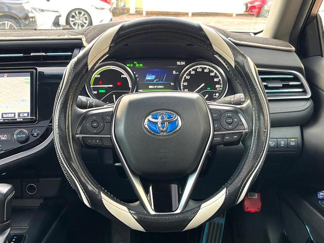 カムリ ＷＳ　ＴＲＤエアロ（Ｆ／Ｓ／Ｒ／リアスポ／フロントバンパーガーニッシュ＆ドレスアップマフラー）　ツートンカラー　パノラマムーンルーフ　ＯＰ１８インチＡＷ　禁煙車　純正ＳＤナビ　バックカメラ　ＥＴＣ（13枚目）