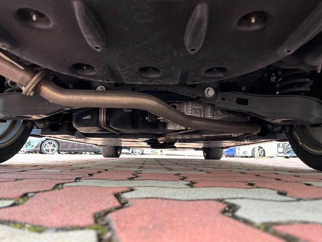 カムリ ＷＳ　ＴＲＤエアロ（Ｆ／Ｓ／Ｒ／リアスポ／フロントバンパーガーニッシュ＆ドレスアップマフラー）　ツートンカラー　パノラマムーンルーフ　ＯＰ１８インチＡＷ　禁煙車　純正ＳＤナビ　バックカメラ　ＥＴＣ（19枚目）