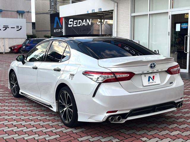 カムリ ＷＳ　ＴＲＤエアロ（Ｆ／Ｓ／Ｒ／リアスポ／フロントバンパーガーニッシュ＆ドレスアップマフラー）　ツートンカラー　パノラマムーンルーフ　ＯＰ１８インチＡＷ　禁煙車　純正ＳＤナビ　バックカメラ　ＥＴＣ（22枚目）