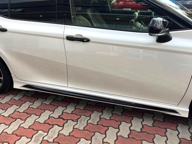 カムリ ＷＳ　ＴＲＤエアロ（Ｆ／Ｓ／Ｒ／リアスポ／フロントバンパーガーニッシュ＆ドレスアップマフラー）　ツートンカラー　パノラマムーンルーフ　ＯＰ１８インチＡＷ　禁煙車　純正ＳＤナビ　バックカメラ　ＥＴＣ（34枚目）