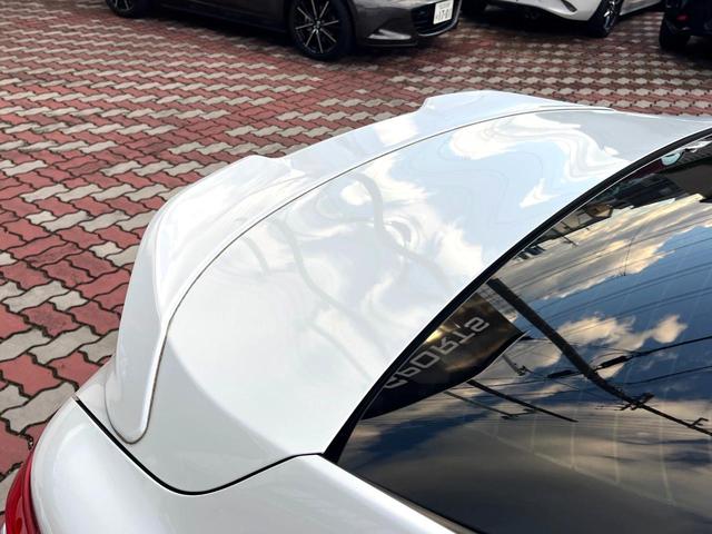 カムリ ＷＳ　ＴＲＤエアロ（Ｆ／Ｓ／Ｒ／リアスポ／フロントバンパーガーニッシュ＆ドレスアップマフラー）　ツートンカラー　パノラマムーンルーフ　ＯＰ１８インチＡＷ　禁煙車　純正ＳＤナビ　バックカメラ　ＥＴＣ（36枚目）