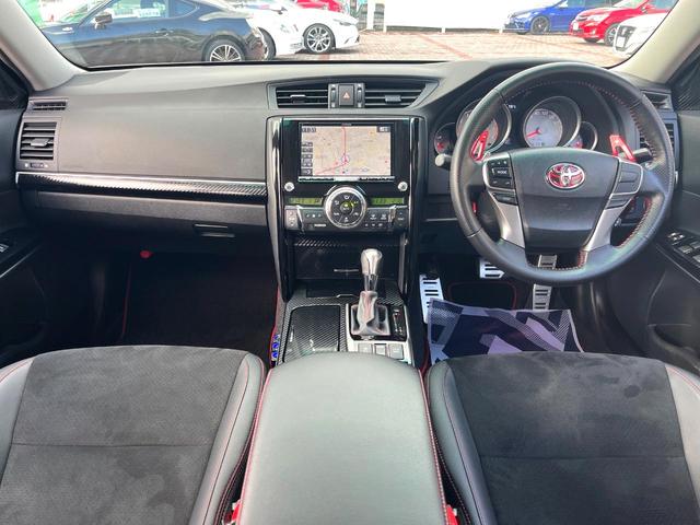 マークＸ ２５０Ｇ　Ｓパッケージ　Ｇ’ｓ　特別仕様　禁煙車　アルパインナビ　バックカメラ　純正１９インチＡＷ　レッドキャリパー　レッドチューニングサスペンション　カーボン調インパネ　革巻きステアリング　クルコン　マフラーカッター　ＥＴＣ（2枚目）