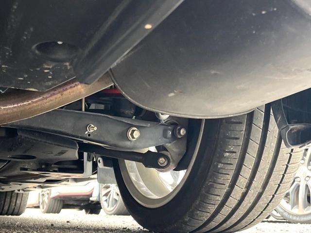 マークＸ ２５０Ｇ　Ｓパッケージ　Ｇ’ｓ　特別仕様　禁煙車　アルパインナビ　バックカメラ　純正１９インチＡＷ　レッドキャリパー　レッドチューニングサスペンション　カーボン調インパネ　革巻きステアリング　クルコン　マフラーカッター　ＥＴＣ（22枚目）