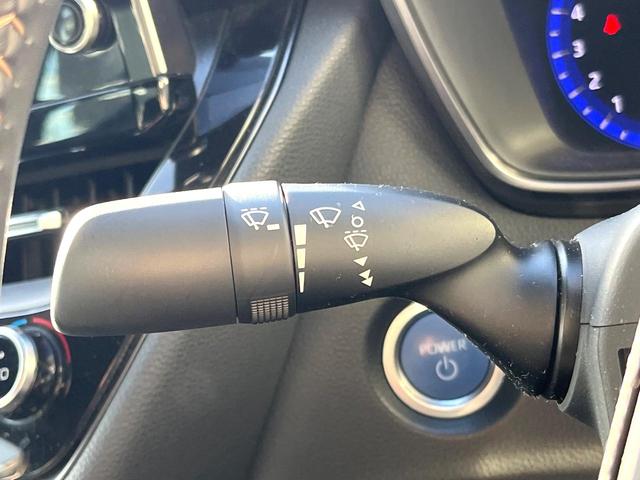 カローラ ハイブリッド　ダブルバイビー　禁煙車　ブラインドスポットモニター　純正ナビ　セーフティセンス　オートマチックハイビーム　ＬＥＤヘッドライト　純正１７インチアルミホイール　グレーメタリックミラー／リアスポイラー　後席アームレスト（38枚目）