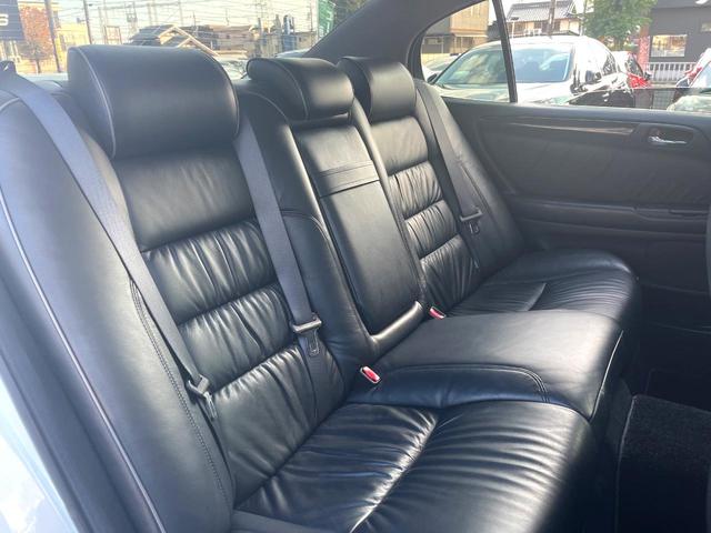 アリスト Ｖ３００ベルテックスエディション　２ＪＺ－ＧＴＥ　３．０Ｌ直６ツインターボ　後期　ムーンルーフ　黒革　シートヒーター　禁煙車　ＥＴＣ　純正１７インチＡＷ　リアスポ　革巻きステアリング　ＨＩＤヘッド　パワーシート　Ｂｌｕｅｔｏｏｔｈ（9枚目）