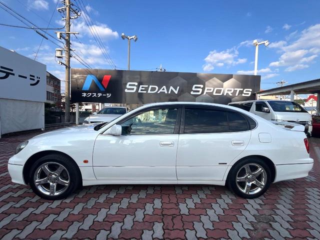 アリスト Ｖ３００ベルテックスエディション　２ＪＺ－ＧＴＥ　３．０Ｌ直６ツインターボ　後期　ムーンルーフ　黒革　シートヒーター　禁煙車　ＥＴＣ　純正１７インチＡＷ　リアスポ　革巻きステアリング　ＨＩＤヘッド　パワーシート　Ｂｌｕｅｔｏｏｔｈ（23枚目）