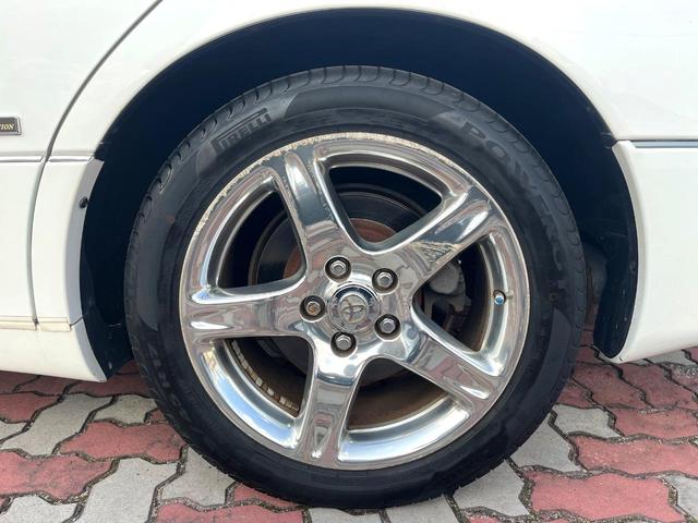 アリスト Ｖ３００ベルテックスエディション　２ＪＺ－ＧＴＥ　３．０Ｌ直６ツインターボ　後期　ムーンルーフ　黒革　シートヒーター　禁煙車　ＥＴＣ　純正１７インチＡＷ　リアスポ　革巻きステアリング　ＨＩＤヘッド　パワーシート　Ｂｌｕｅｔｏｏｔｈ（29枚目）