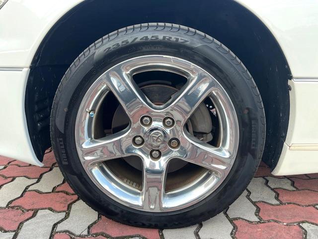 アリスト Ｖ３００ベルテックスエディション　２ＪＺ－ＧＴＥ　３．０Ｌ直６ツインターボ　後期　ムーンルーフ　黒革　シートヒーター　禁煙車　ＥＴＣ　純正１７インチＡＷ　リアスポ　革巻きステアリング　ＨＩＤヘッド　パワーシート　Ｂｌｕｅｔｏｏｔｈ（30枚目）