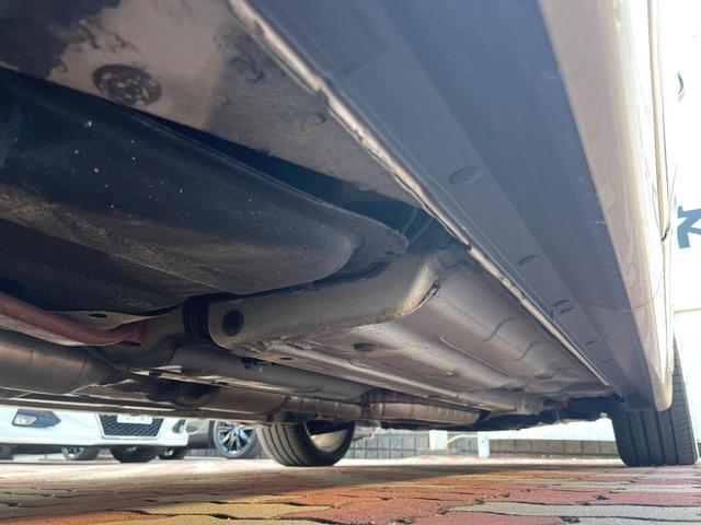 アリスト Ｖ３００ベルテックスエディション　２ＪＺ－ＧＴＥ　３．０Ｌ直６ツインターボ　後期　ムーンルーフ　黒革　シートヒーター　禁煙車　ＥＴＣ　純正１７インチＡＷ　リアスポ　革巻きステアリング　ＨＩＤヘッド　パワーシート　Ｂｌｕｅｔｏｏｔｈ（31枚目）