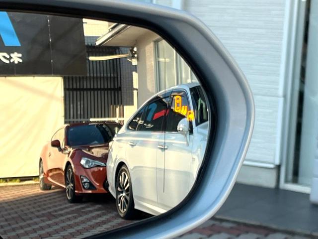 クラウンハイブリッド ＲＳ　後期　１オーナー　禁煙車　ＢＳＭ　ＲＣＴＡ　３眼ＬＥＤヘッド　１２．３インチメーカーナビ　バックカメラ　スーパーライブ　ハーフレザー　シートヒーター　革巻きステアリング　ステアリングヒーター　ＥＴＣ（7枚目）